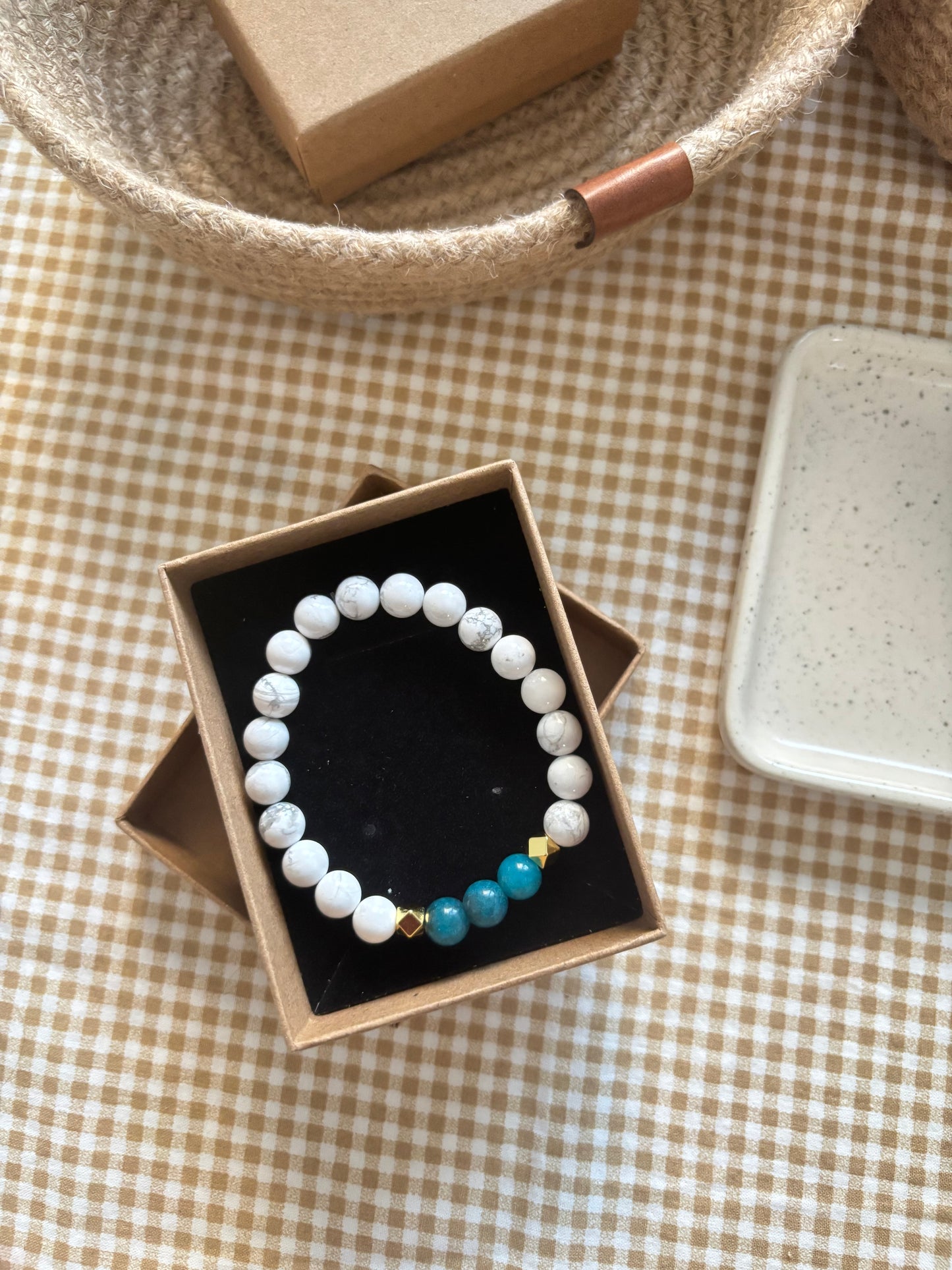 Bracelet Paix Intérieure – Howlite & Apatite Bleue